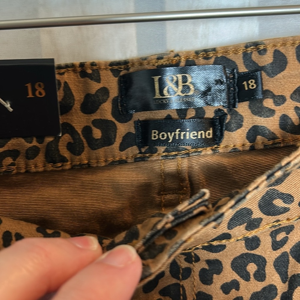 NWT Lucky & Blessed Leopard Print Boyfriend Pants. Size 18 - Picture 3 of 11